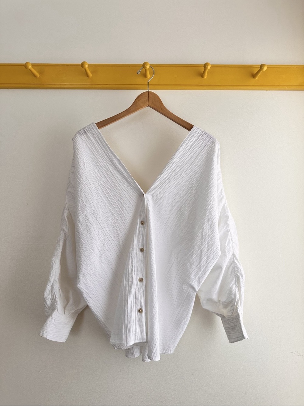 MARA HOFFMAN white cotton crinkle deep v-neck button down blouse shirt top S